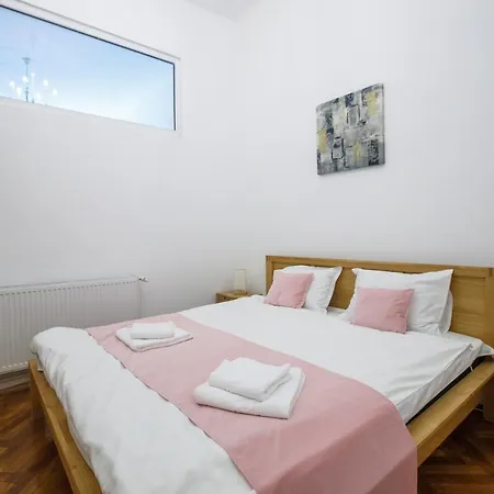 Apartament Mira Center *