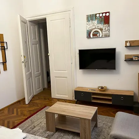 Mira Center Apartament *