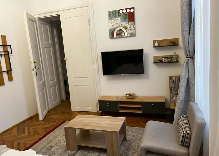 Mira Center Apartment